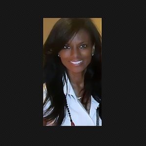 Meet your Posher, Lara batey